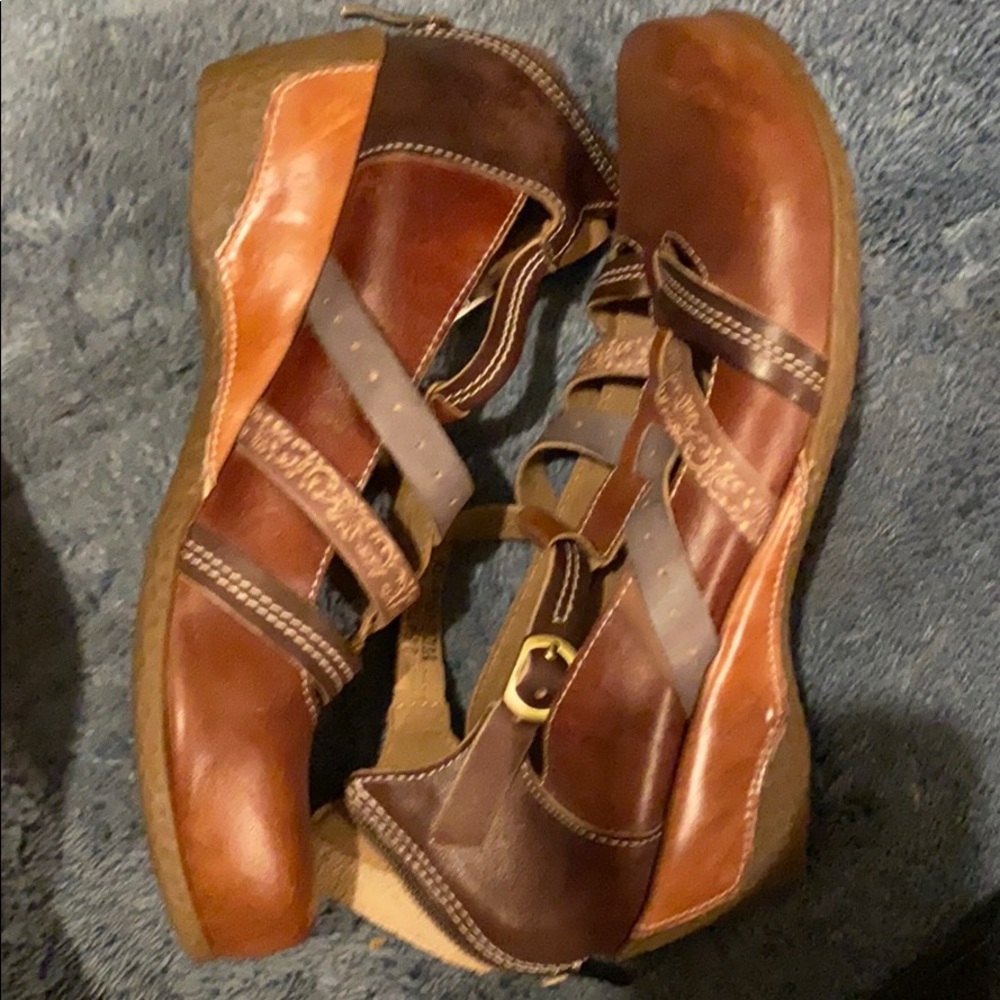 Never worn - Picture 2 of 4